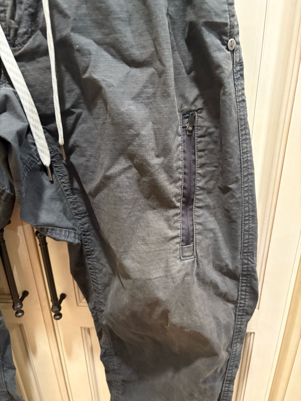 Vuori Black Drawstring Joggers - Picture 5 of 10